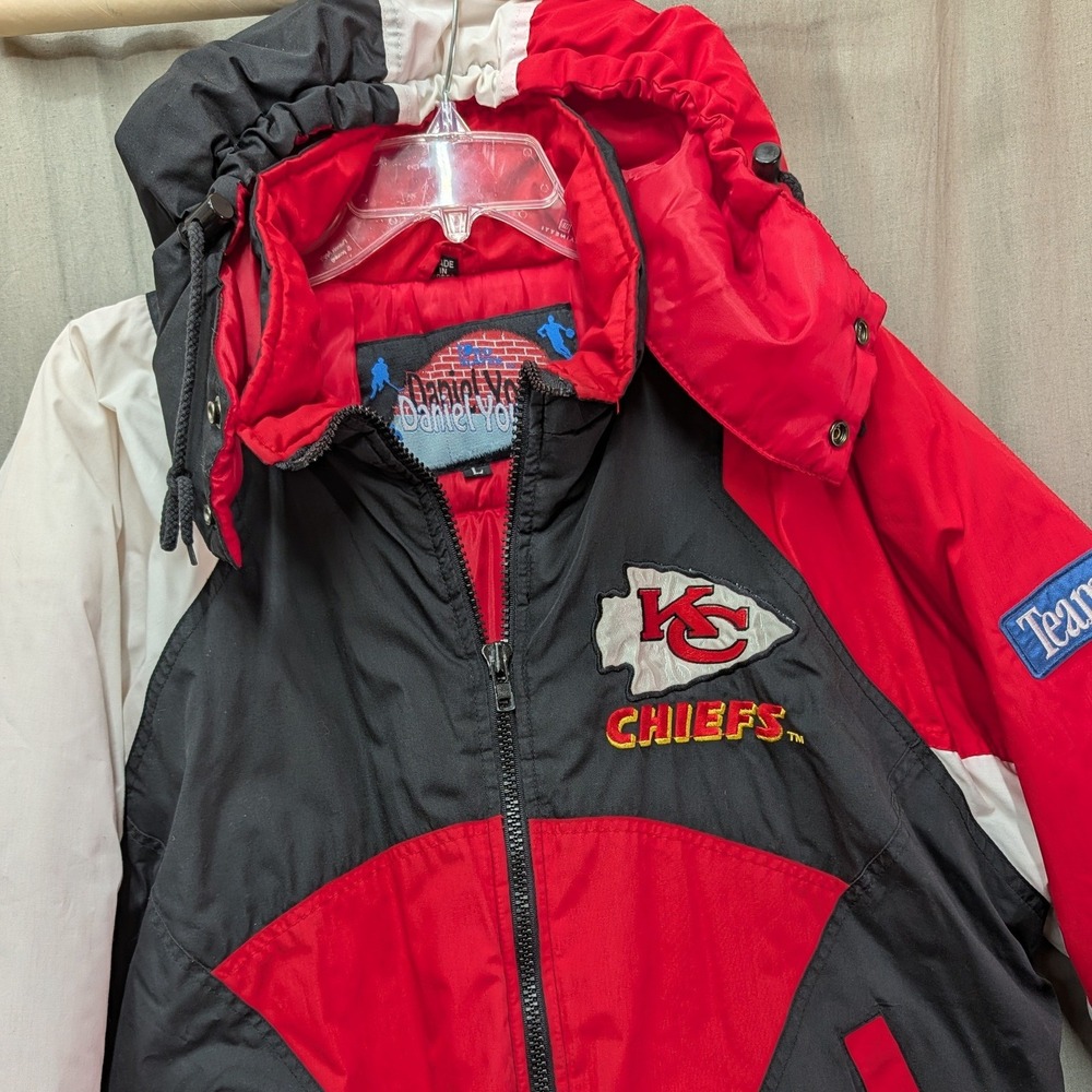 Vintage Kansas City Chiefs Jacket Daniel Young Pro Player NFL Puffer Red Mens L